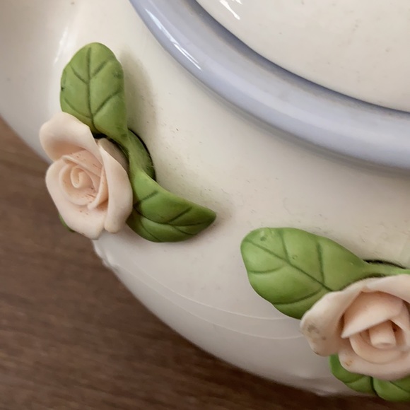 Teapot - Picture 2 of 11